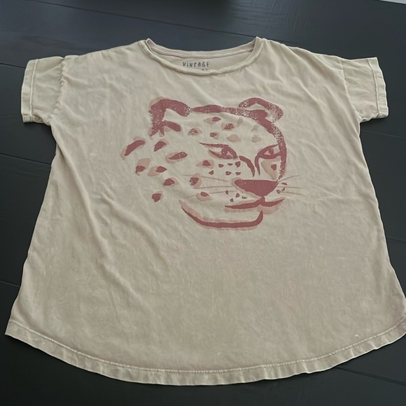 LOT of 5 Graphic Tees - Picture 3 of 6